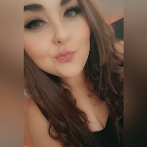 Meet your Posher, Claudia